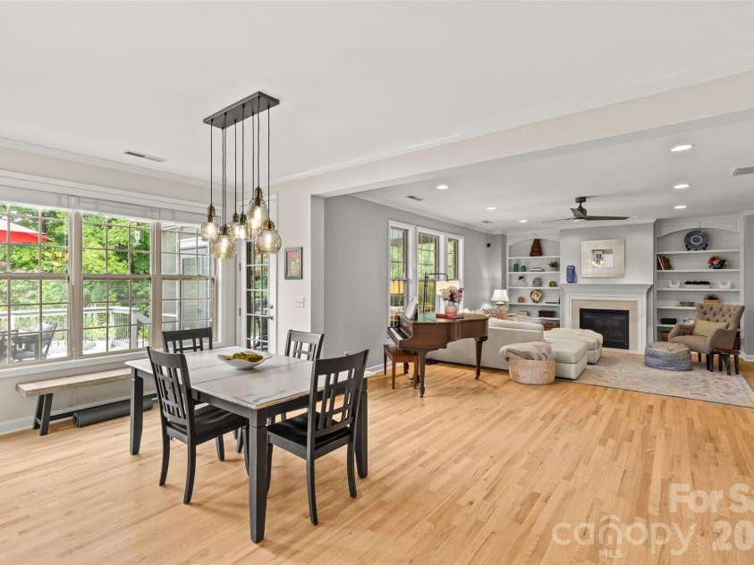 3207 Lakehurst Crossing, Matthews, NC 28104.  MLS# CAR4389517, YatesRealty ID 30843. Breakfast room with open floor plan concept