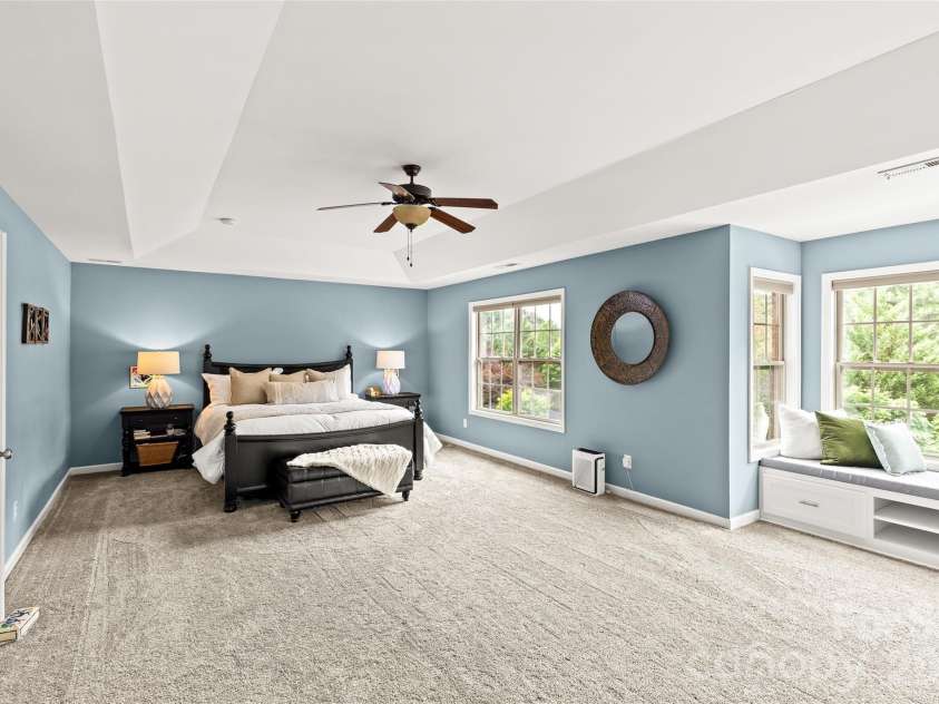 3207 Lakehurst Crossing, Matthews, NC 28104.  MLS# CAR4389517, YatesRealty ID 30843. Primary Suite