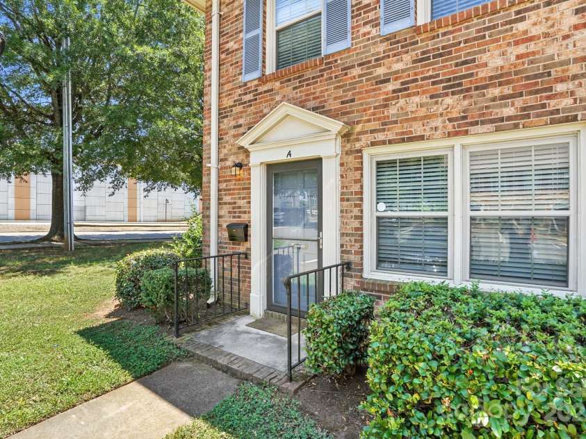 6440 Old Pineville Road, Charlotte, NC 28217.  MLS# CAR4283864, YatesRealty ID 30844. 