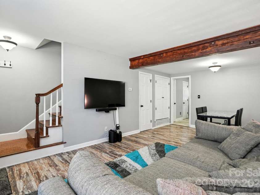 6440 Old Pineville Road, Charlotte, NC 28217.  MLS# CAR4283864, YatesRealty ID 30844. 