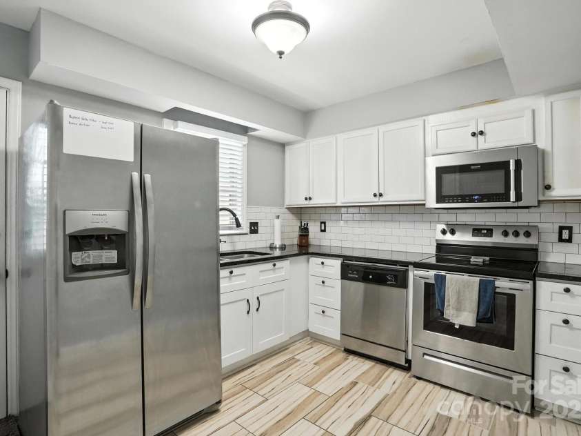 6440 Old Pineville Road, Charlotte, NC 28217.  MLS# CAR4283864, YatesRealty ID 30844. 