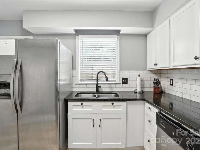 6440 Old Pineville Road, Charlotte, NC 28217.  MLS# CAR4283864, YatesRealty ID 30844. 