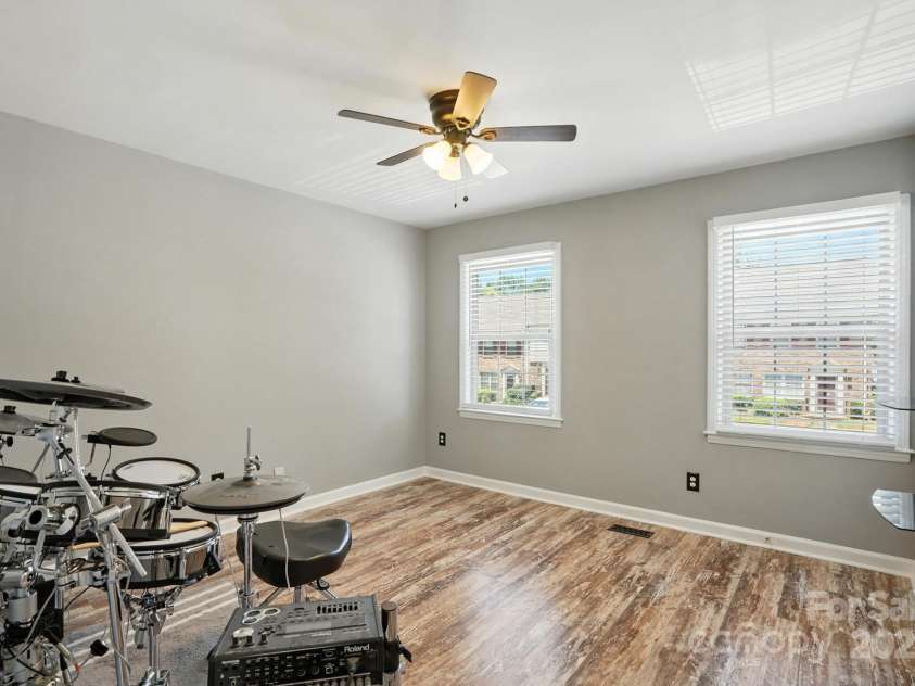 6440 Old Pineville Road, Charlotte, NC 28217.  MLS# CAR4283864, YatesRealty ID 30844. 
