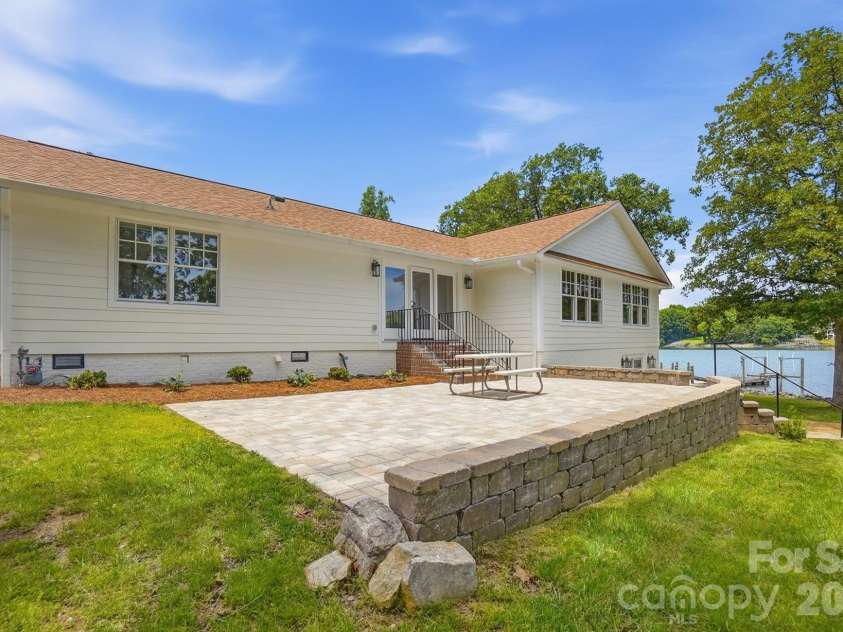 1751 Aragon Beach Road, Rock Hill, SC 29732.  MLS# CAR4387186, YatesRealty ID 30845. 