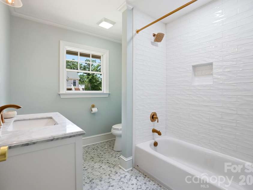 1751 Aragon Beach Road, Rock Hill, SC 29732.  MLS# CAR4387186, YatesRealty ID 30845. Full bath