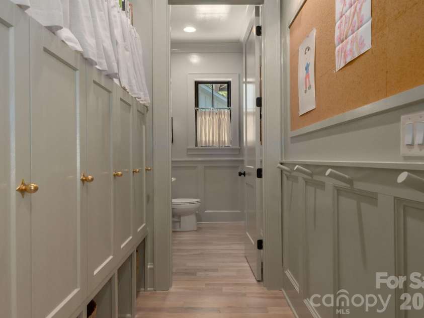 3020 Whiting Avenue, Charlotte, NC 28205.  MLS# CAR4390928, YatesRealty ID 30846. 
