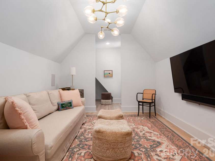 3020 Whiting Avenue, Charlotte, NC 28205.  MLS# CAR4390928, YatesRealty ID 30846. 
