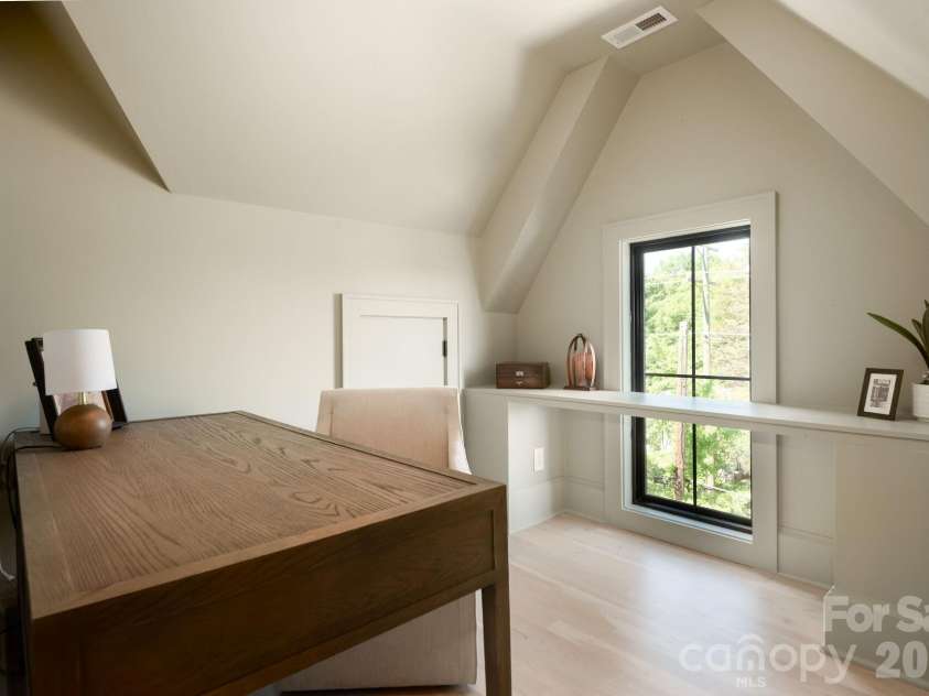 3020 Whiting Avenue, Charlotte, NC 28205.  MLS# CAR4390928, YatesRealty ID 30846. 