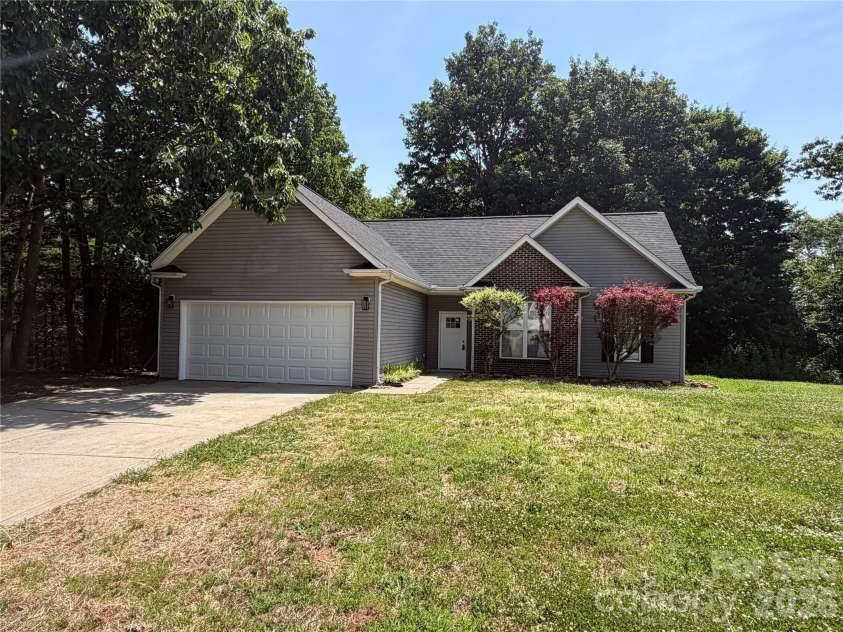 3930 Ashland Drive, Maiden, NC 28650.  MLS# CAR4392882, YatesRealty ID 30847. 