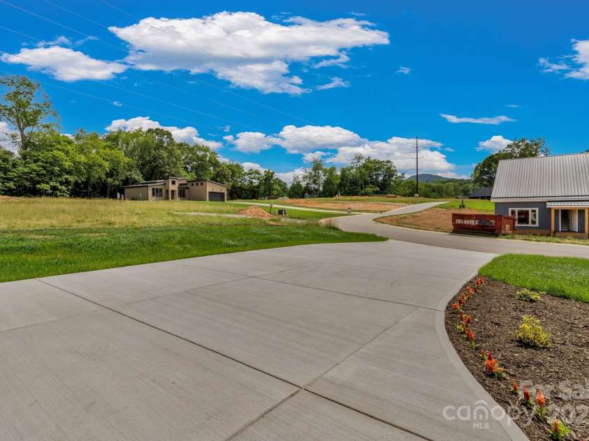 79 Scott Meadows Drive, Asheville, NC 28806.  MLS# CAR4282626, YatesRealty ID 30847. 