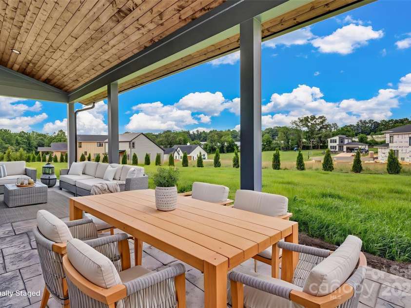 79 Scott Meadows Drive, Asheville, NC 28806.  MLS# CAR4282626, YatesRealty ID 30847. Virtually Staged