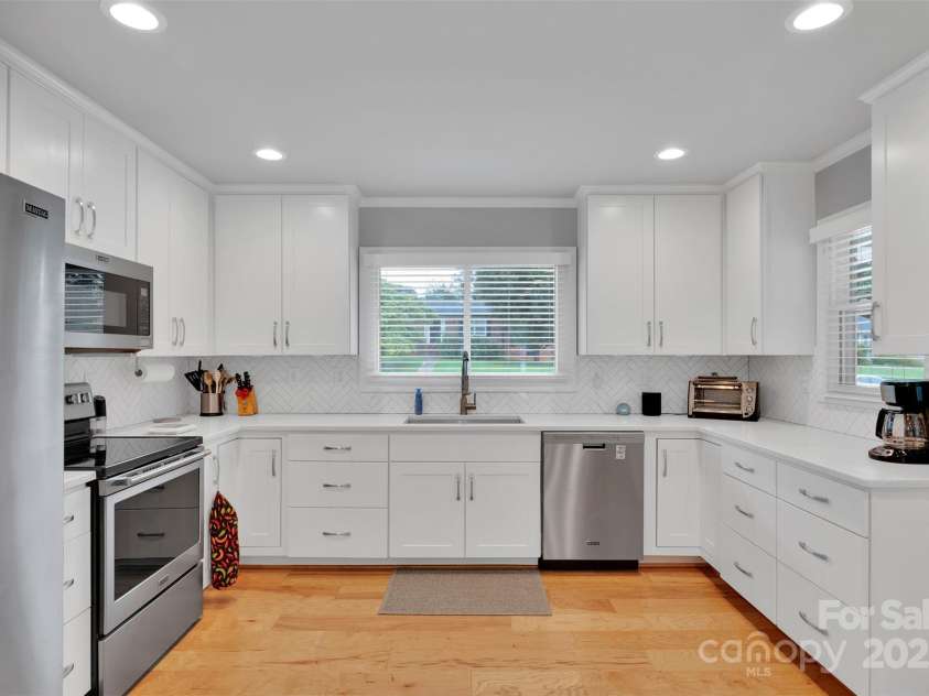 1004 Heather Drive, Kannapolis, NC 28083.  MLS# CAR4281449, YatesRealty ID 30848. 