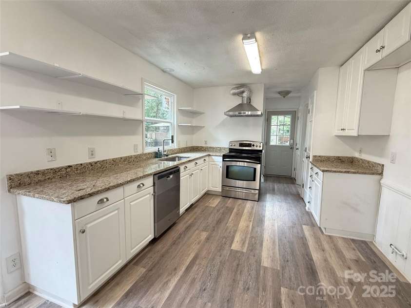 6601 Patchwork Circle, Charlotte, NC 28270.  MLS# CAR4289703, YatesRealty ID 30849. 