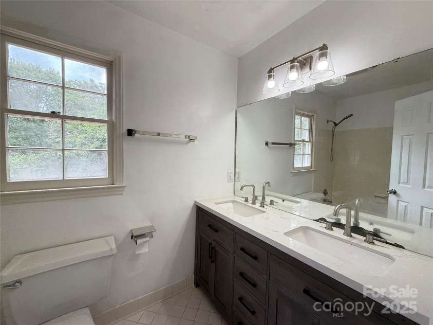 6601 Patchwork Circle, Charlotte, NC 28270.  MLS# CAR4289703, YatesRealty ID 30849. 