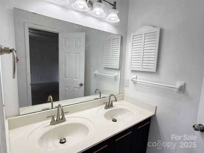 6601 Patchwork Circle, Charlotte, NC 28270.  MLS# CAR4289703, YatesRealty ID 30849. 