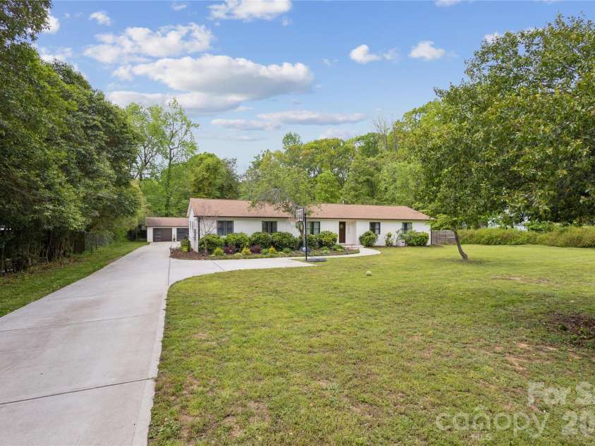 7200 Monroe Road, Charlotte, NC 28212.  MLS# CAR4350692, YatesRealty ID 3085. 