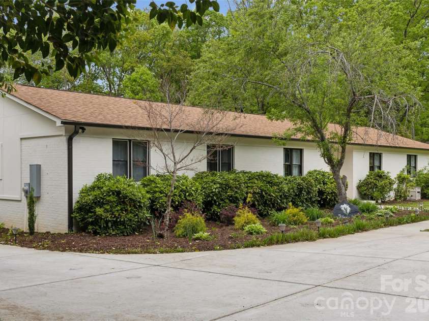7200 Monroe Road, Charlotte, NC 28212.  MLS# CAR4350692, YatesRealty ID 3085. 