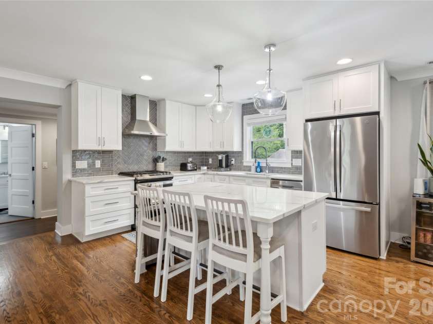 7200 Monroe Road, Charlotte, NC 28212.  MLS# CAR4350692, YatesRealty ID 3085. 
