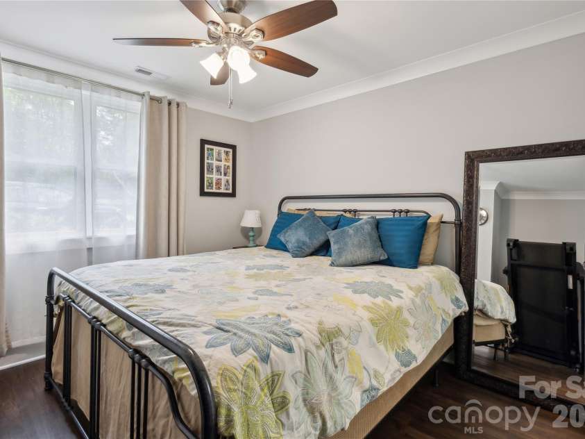 7200 Monroe Road, Charlotte, NC 28212.  MLS# CAR4350692, YatesRealty ID 3085. 