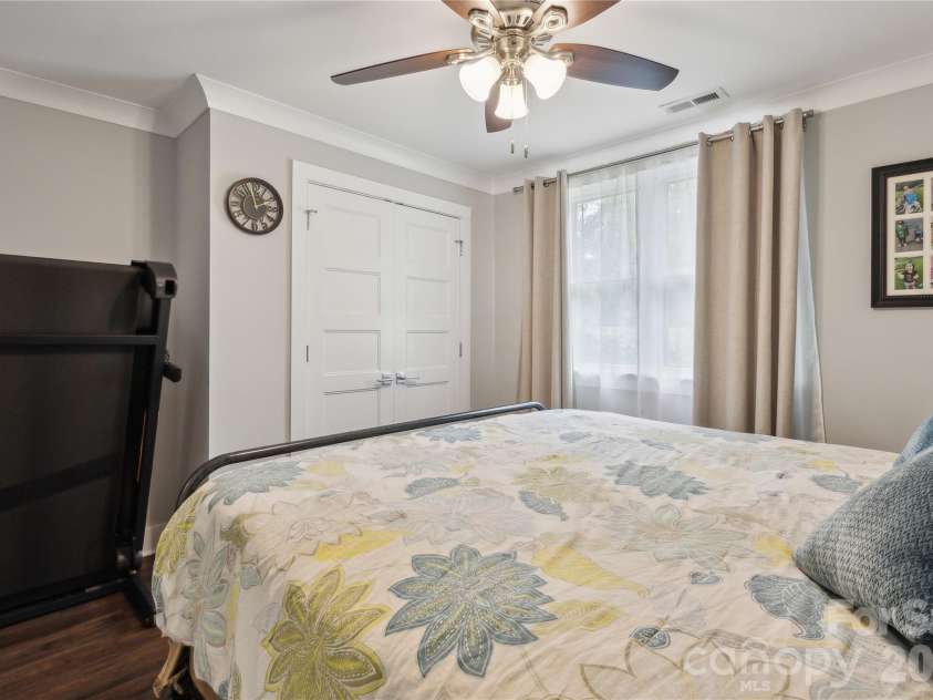 7200 Monroe Road, Charlotte, NC 28212.  MLS# CAR4350692, YatesRealty ID 3085. 