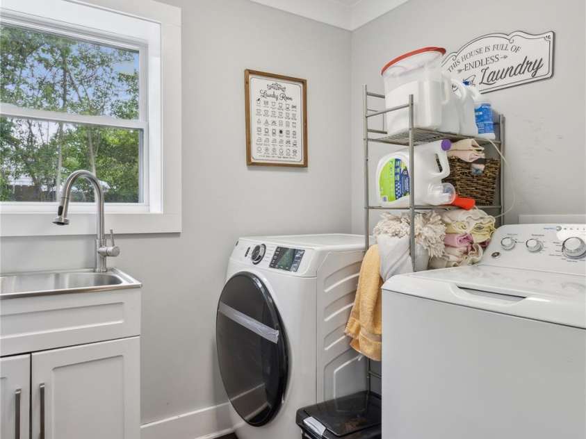 7200 Monroe Road, Charlotte, NC 28212.  MLS# CAR4350692, YatesRealty ID 3085. 