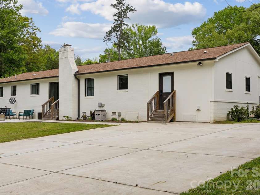 7200 Monroe Road, Charlotte, NC 28212.  MLS# CAR4350692, YatesRealty ID 3085. 