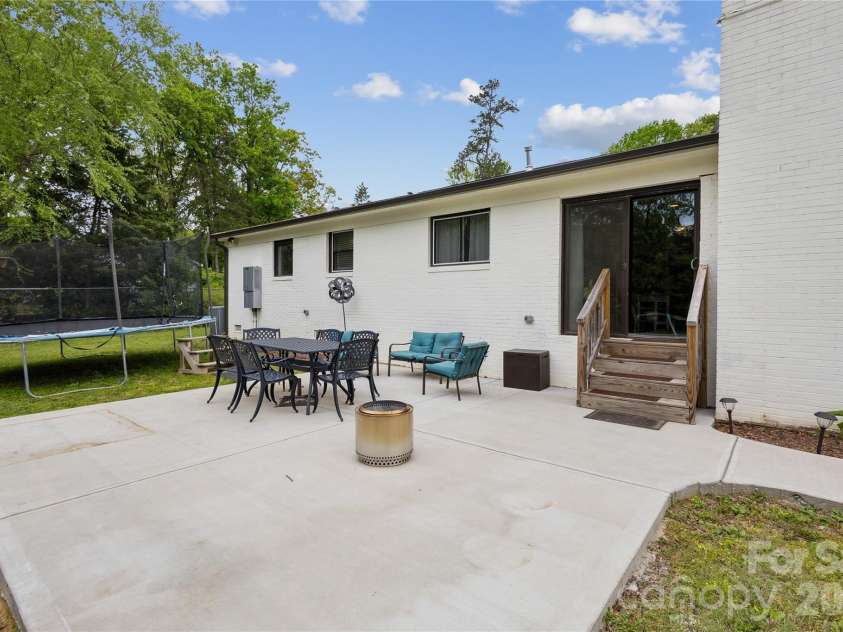 7200 Monroe Road, Charlotte, NC 28212.  MLS# CAR4350692, YatesRealty ID 3085. 