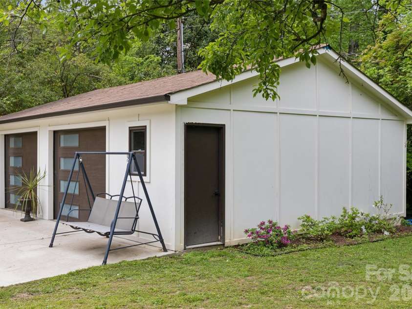7200 Monroe Road, Charlotte, NC 28212.  MLS# CAR4350692, YatesRealty ID 3085. 
