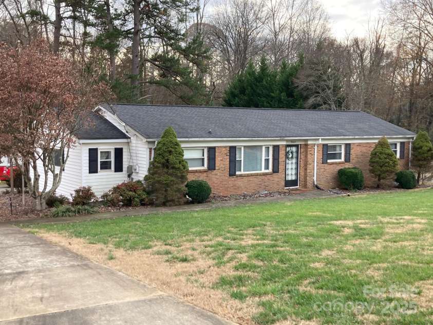 9608 Sunway Drive, Mint Hill, NC 28227.  MLS# CAR4207982, YatesRealty ID 3085. 