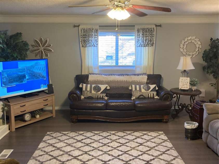 9608 Sunway Drive, Mint Hill, NC 28227.  MLS# CAR4207982, YatesRealty ID 3085. Family Room