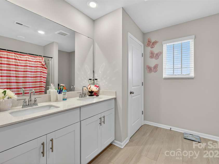 103 Bird Dog Drive, Mooresville, NC 28115.  MLS# CAR4290330, YatesRealty ID 30851. 