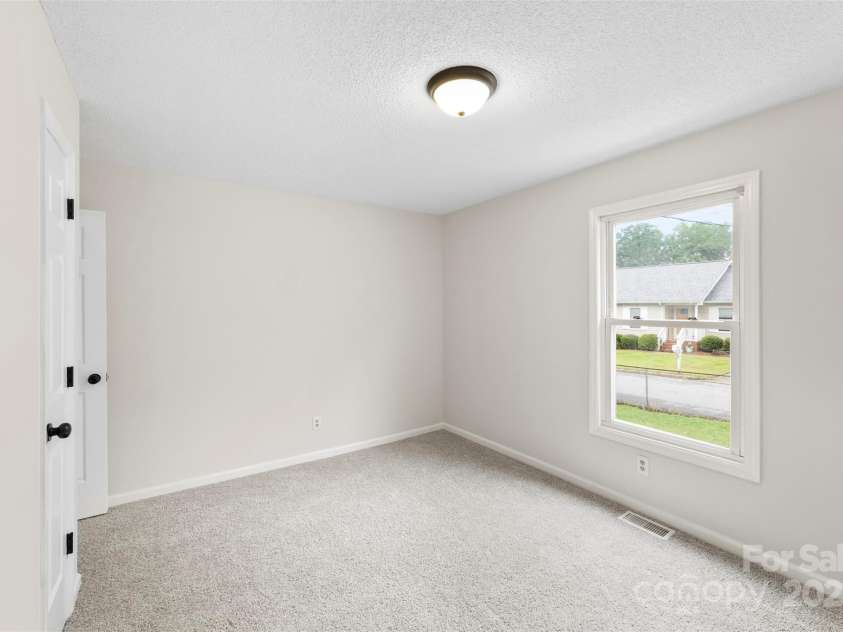 204 Live Oak Avenue, Belmont, NC 28012.  MLS# CAR4282561, YatesRealty ID 30852. 