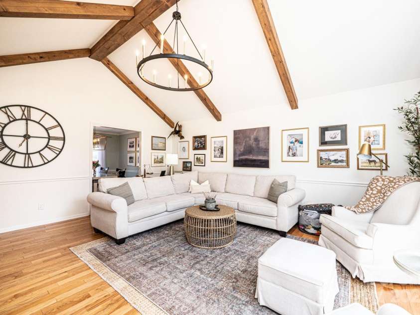 910 Pennell Street, Lenoir, NC 28645.  MLS# CAR4279577, YatesRealty ID 30854. 