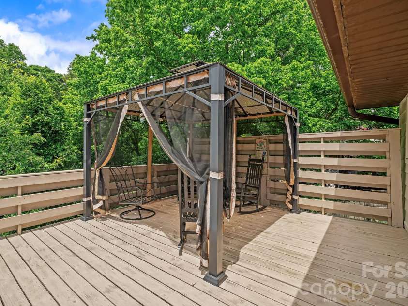 154 Richmond Hill Drive, Asheville, NC 28806.  MLS# CAR4391647, YatesRealty ID 30855. 