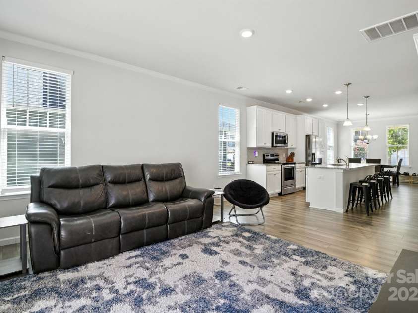 8156 Merryvale Lane, Charlotte, NC 28214.  MLS# CAR4286436, YatesRealty ID 30855. 