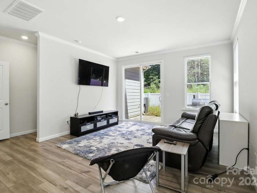 8156 Merryvale Lane, Charlotte, NC 28214.  MLS# CAR4286436, YatesRealty ID 30855. 