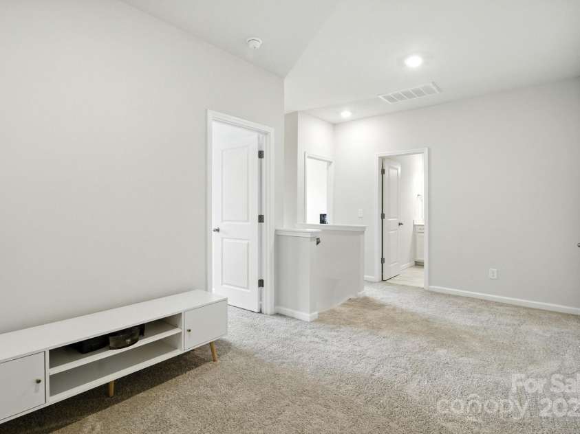 8156 Merryvale Lane, Charlotte, NC 28214.  MLS# CAR4286436, YatesRealty ID 30855. 