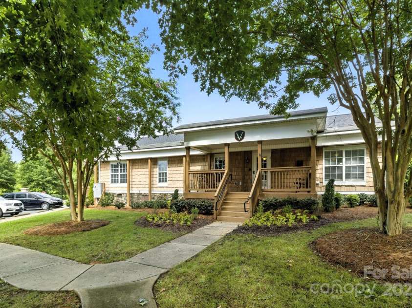 8156 Merryvale Lane, Charlotte, NC 28214.  MLS# CAR4286436, YatesRealty ID 30855. 