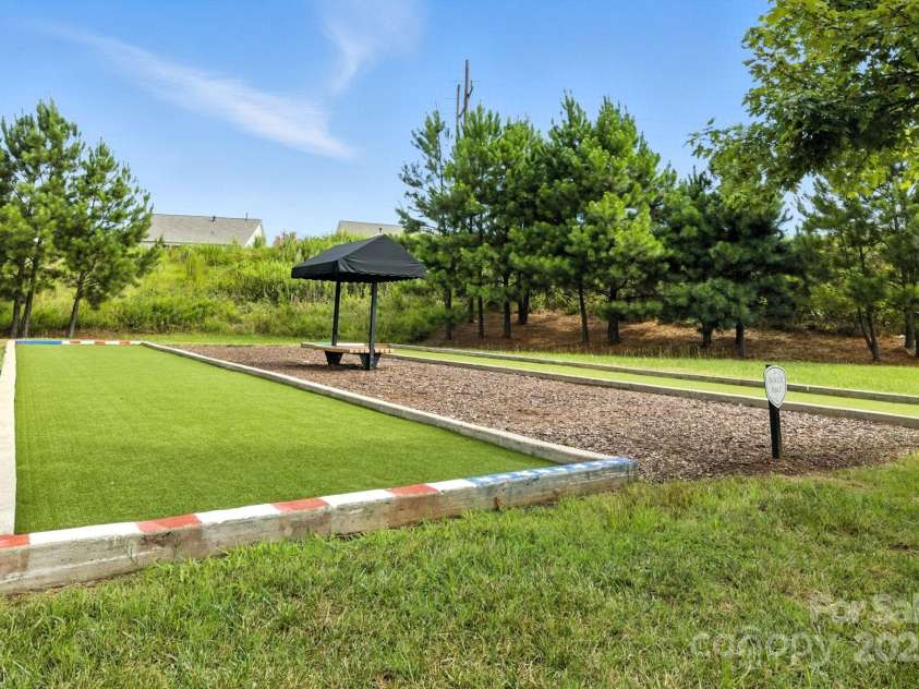 8156 Merryvale Lane, Charlotte, NC 28214.  MLS# CAR4286436, YatesRealty ID 30855. 