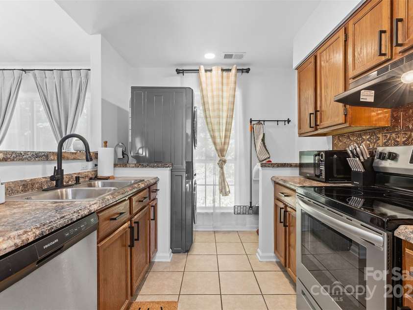 6201 Sunbridge Court, Charlotte, NC 28269.  MLS# CAR4259061, YatesRealty ID 30856. 
