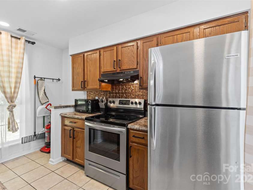 6201 Sunbridge Court, Charlotte, NC 28269.  MLS# CAR4259061, YatesRealty ID 30856. 