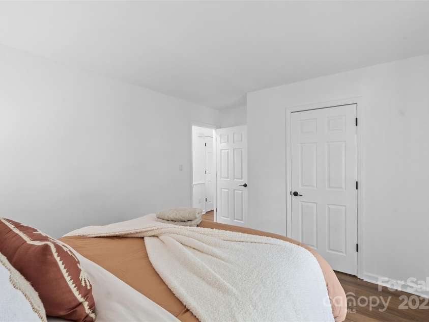 6201 Sunbridge Court, Charlotte, NC 28269.  MLS# CAR4259061, YatesRealty ID 30856. 