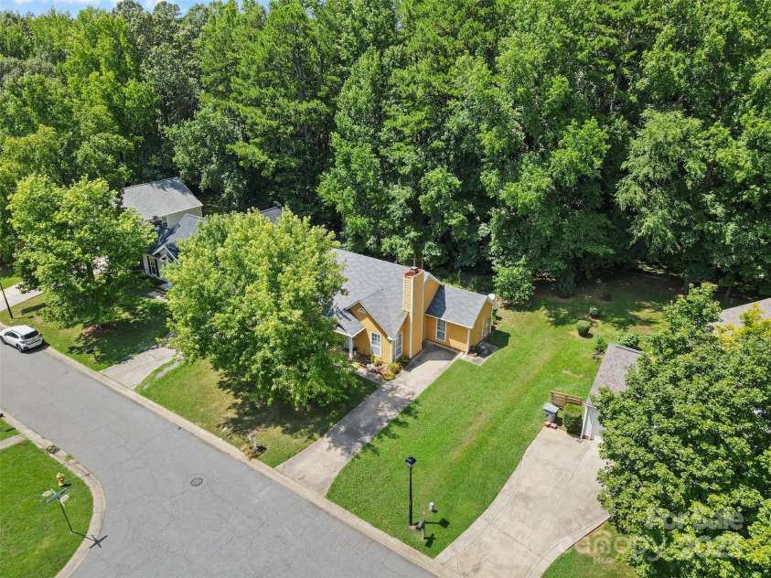 6201 Sunbridge Court, Charlotte, NC 28269.  MLS# CAR4259061, YatesRealty ID 30856. 
