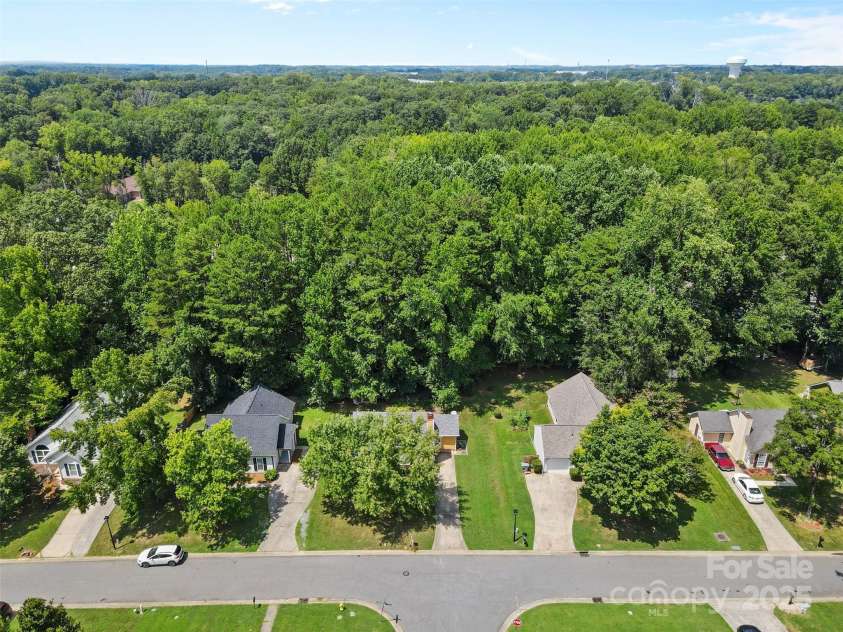 6201 Sunbridge Court, Charlotte, NC 28269.  MLS# CAR4259061, YatesRealty ID 30856. 