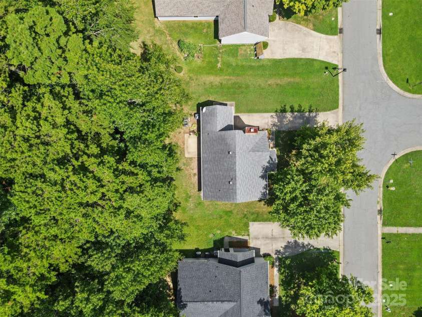 6201 Sunbridge Court, Charlotte, NC 28269.  MLS# CAR4259061, YatesRealty ID 30856. 