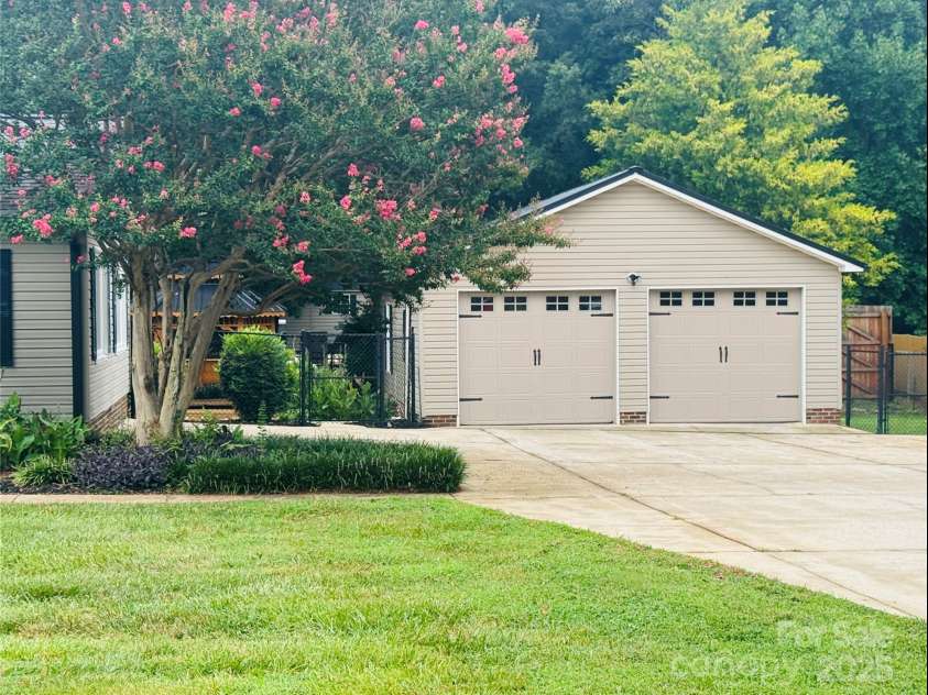 2225 Barger Road, Salisbury, NC 28146.  MLS# CAR4288090, YatesRealty ID 30857. 