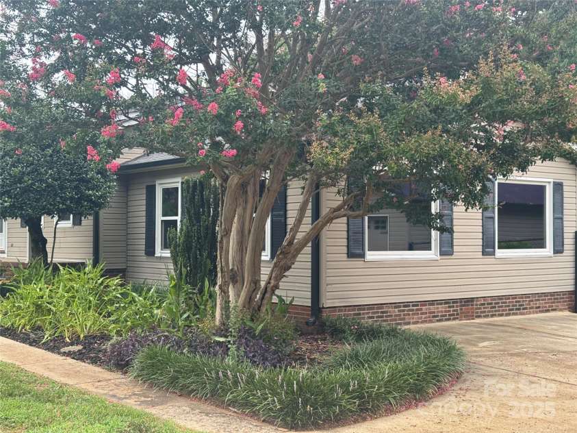 2225 Barger Road, Salisbury, NC 28146.  MLS# CAR4288090, YatesRealty ID 30857. 