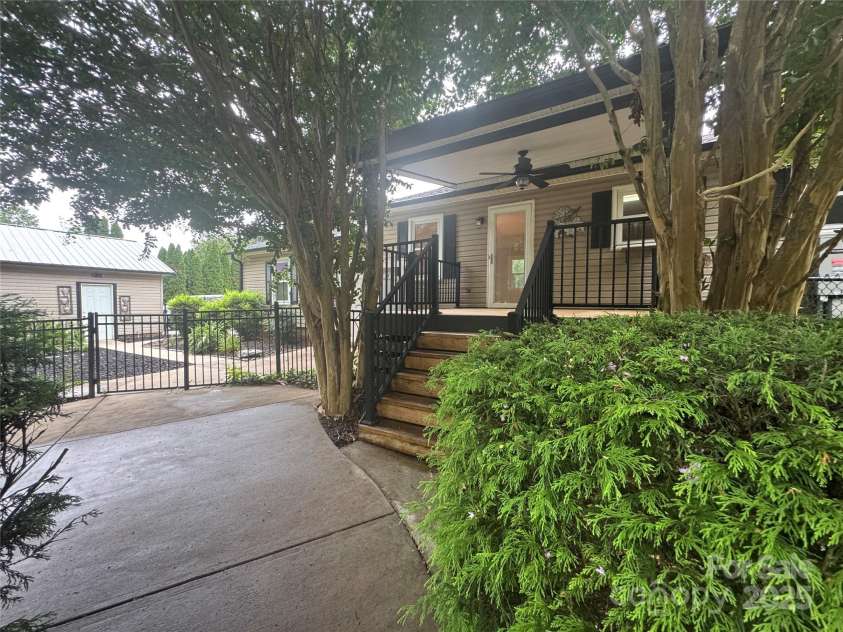 2225 Barger Road, Salisbury, NC 28146.  MLS# CAR4288090, YatesRealty ID 30857. 