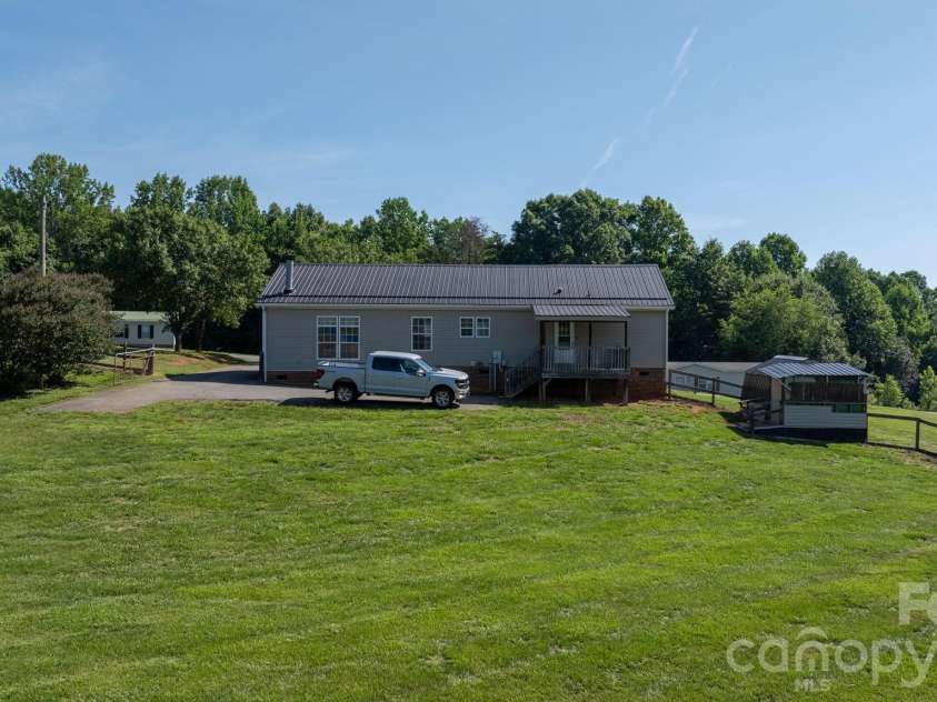 3015 Farm Pond Lane, Granite Falls, NC 28630.  MLS# CAR4391849, YatesRealty ID 30857. 