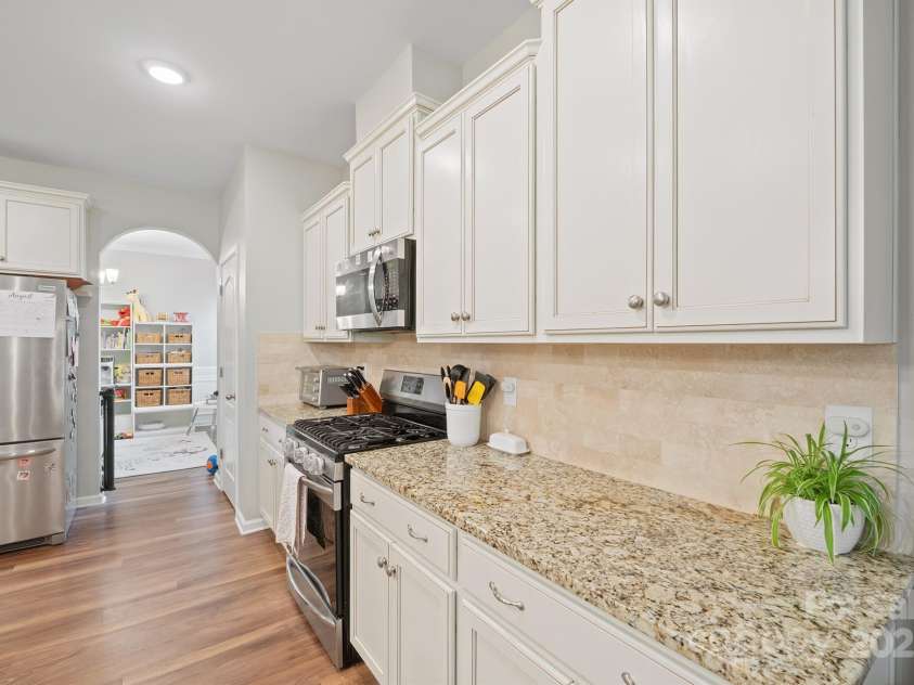 177 Falls Cove Drive, Troutman, NC 28166.  MLS# CAR4290056, YatesRealty ID 30858. 